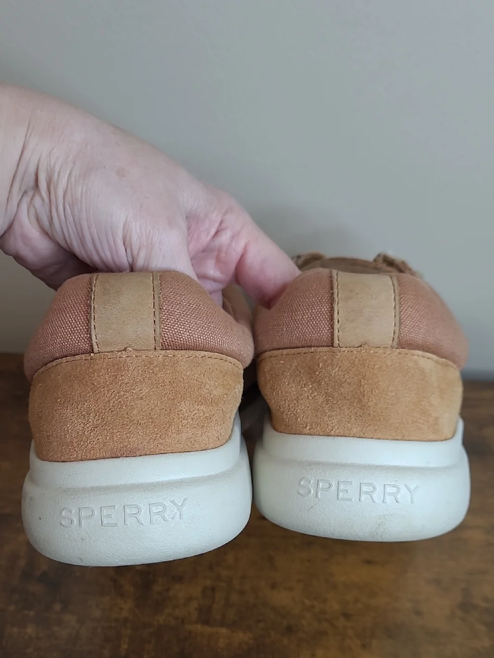 Sperry Top-Sider Tan Captains Mock Suede Boat Shoes size 8